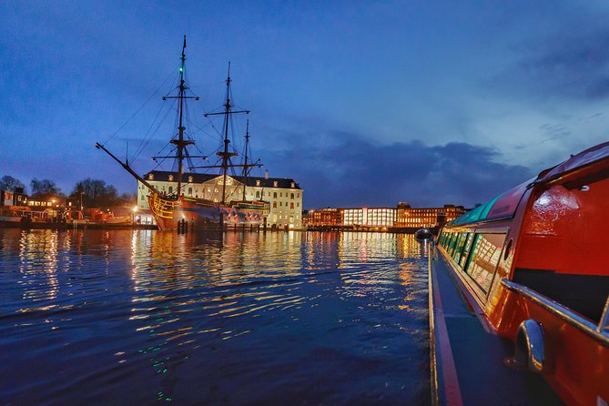 1-Hour Amsterdam Evening Canal Cruise - The boat setup and what it means for your photos