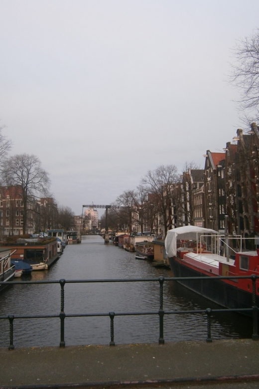 2.5-Hour Amsterdam Sightseeing Tour by Bike - How private up to 4 changes the ride