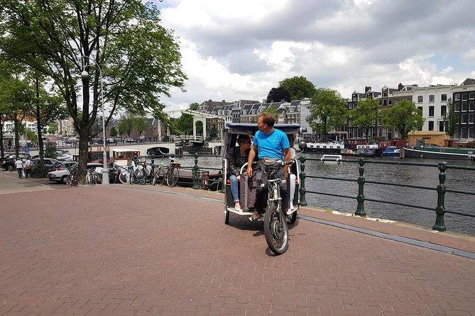 2.5 hours Amsterdam Pedicab Tour - Why a private Amsterdam pedicab feels faster than walking