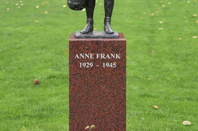 2-Hour Private Anne Frank Walking Tour with Drink - Value and price: what you are paying for at $152.53 per person