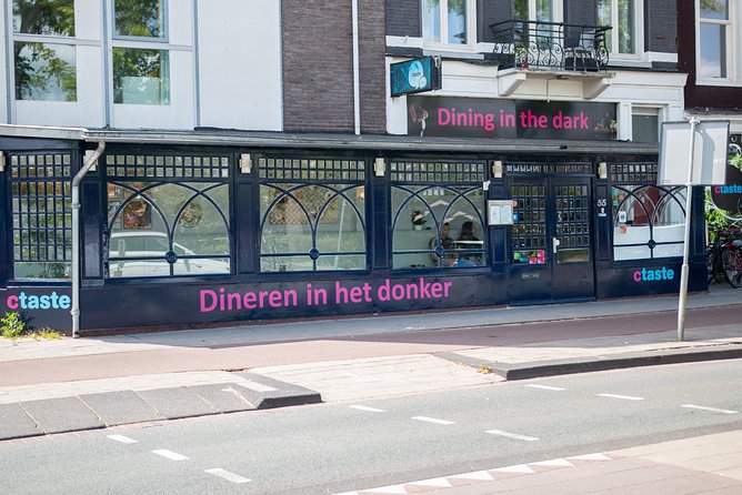 3-course Dinner in the Dark Amsterdam - The dark dinner experience: how the courses work