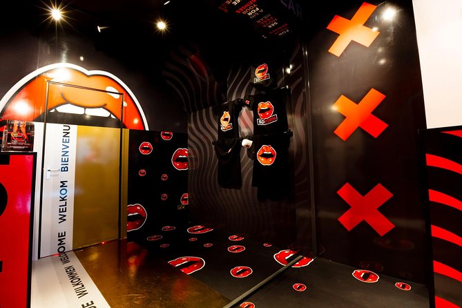 5dporn experience: adres Oudekerksplein 18 Amsterdam - Inside the theater: how the 5D show actually works