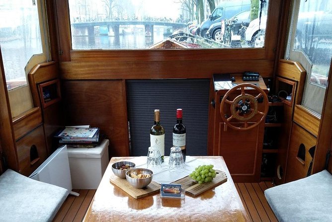 A unique experience! Semi private cruise. Authentic stylish boat! Book Leemstar! - Amstel River: where Amsterdam feels wider