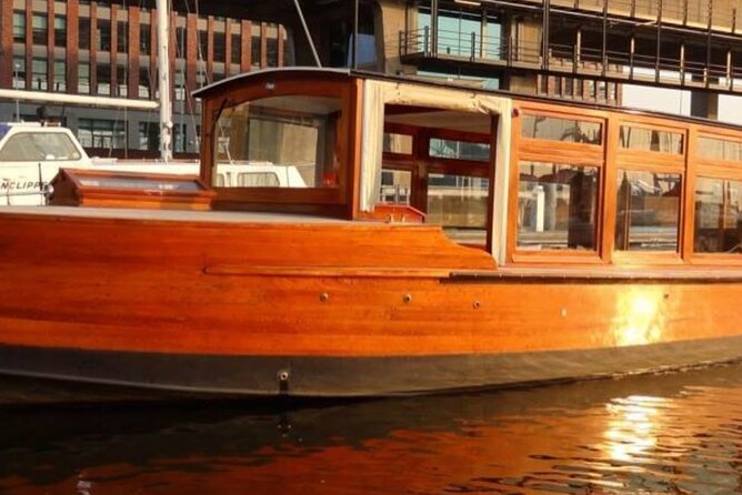 A unique experience! Semi private cruise. Authentic stylish boat! Book Leemstar! - Your skipper and guide: humor plus history talk