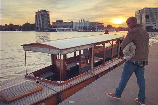 A unique experience! Semi private cruise. Authentic stylish boat! Book Leemstar! - Meeting on Prinsengracht, then settling in for 1.5 hours