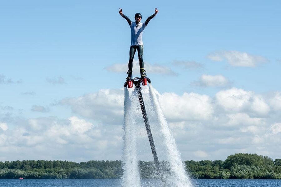 Alphen aan den Rijn: 15-Minute Flyboard Experience - The Most Enjoyable Part: Hovering Like a Superhero Above Water
