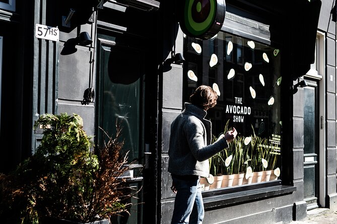 Amstagram Tour & Moco Experience - Spui Square and Bloemenmarkt: The Fast Way to Get Amsterdam’s Signature Looks