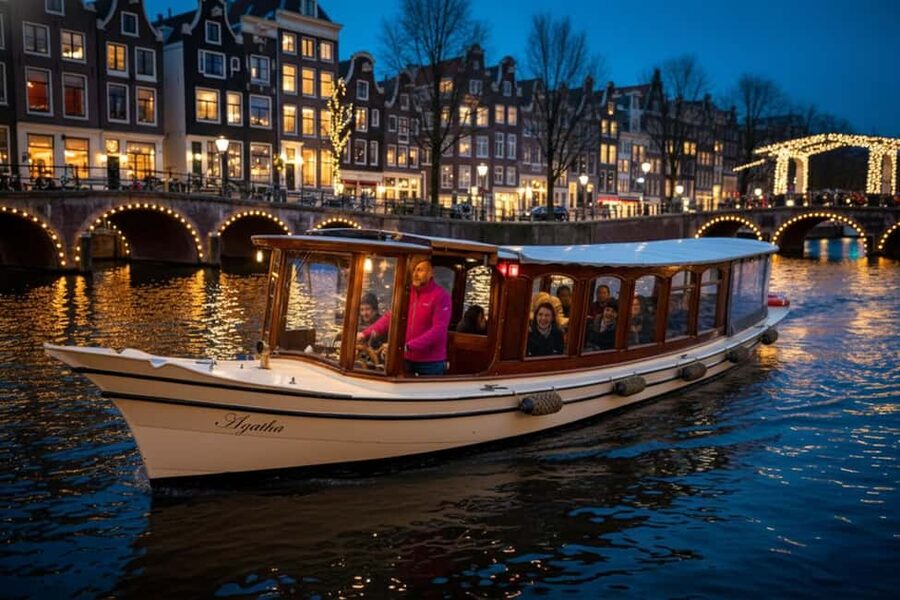 Amsterdam:1.5-Hour Canal Cruise local Guide, Drinks & Snacks - The Route Logic: How You Move From Canal Heritage to Modern Amsterdam