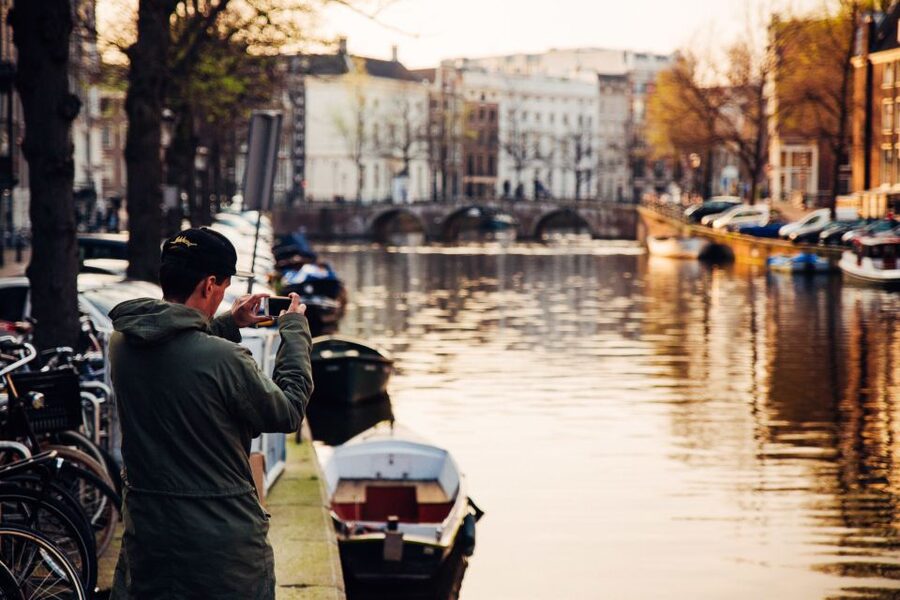 Amsterdam: 1.5-Hour Private Kick-Start Tour with a Local - Meeting Point, Shoes, and the One Real Risk: Punctuality