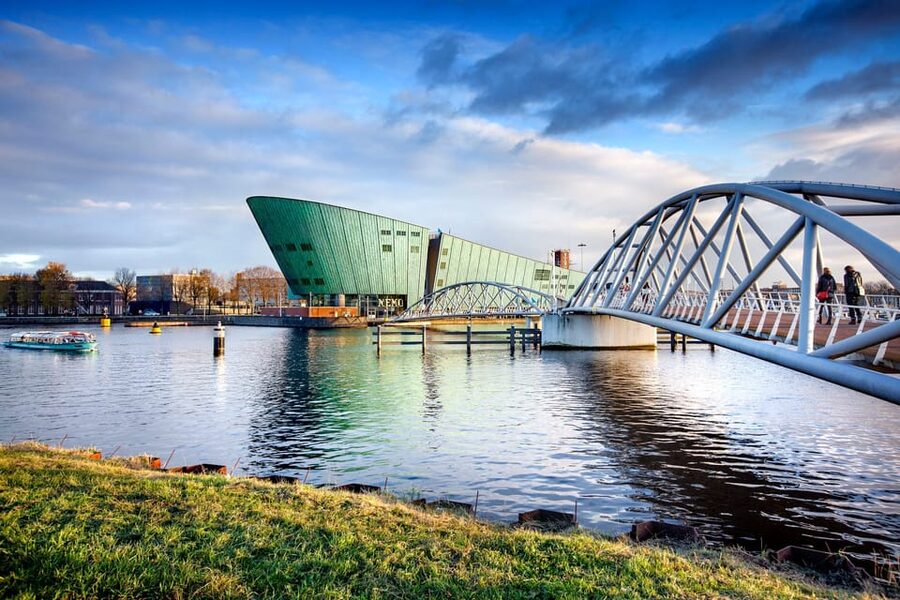 Amsterdam: 1-Hour Canal Cruise & NEMO Science Museum - Price and what you truly get for $40