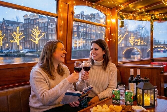 Amsterdam 1-Hour Canal Cruise With Live Guide - A 1-hour canal cruise that gets you oriented fast
