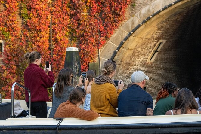 Amsterdam 1-Hour Canal Cruise With Live Guide - Comfort, timing, and the small stuff that affects your hour