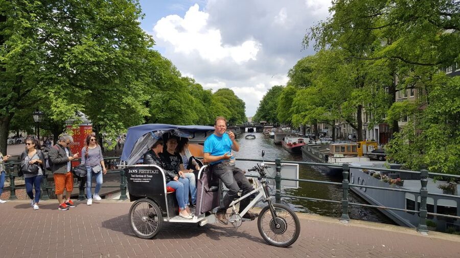 Amsterdam 1-Hour Rickshaw Tour - Why a 1-hour Rickshaw Tour works so well in Amsterdam
