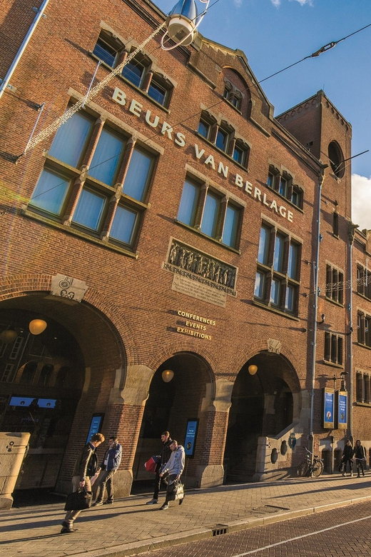 Amsterdam: 3-Hour Private Bike Tour of the City Center - Canal Belt views: merchant houses and houseboats up close