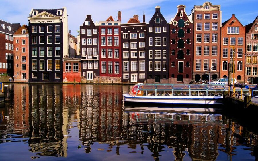 Amsterdam: 3-Hour Private Highlights City Tour by Minivan - Dam Square and the Old Church: The Power of a Central Pause