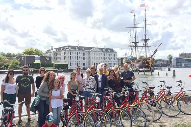 Amsterdam 3 hrs Bike Tour – live guide En/Fr/De/Nl/Sp - Starting point at AmsterBikePiet and how the tour flows