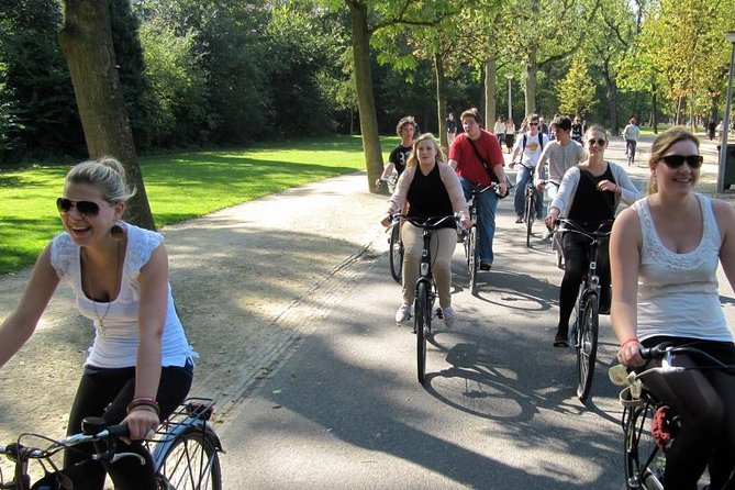 Amsterdam 3 hrs Bike Tour – live guide En/Fr/De/Nl/Sp - Price and what feels like value at $35.24