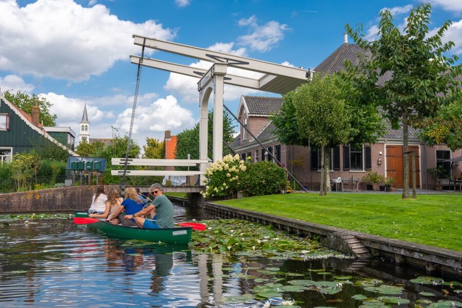 Amsterdam 5-Hour Guided Canoe Trip in the Wetlands - Canoe time in dense reeds: what you’re really doing for 5 hours