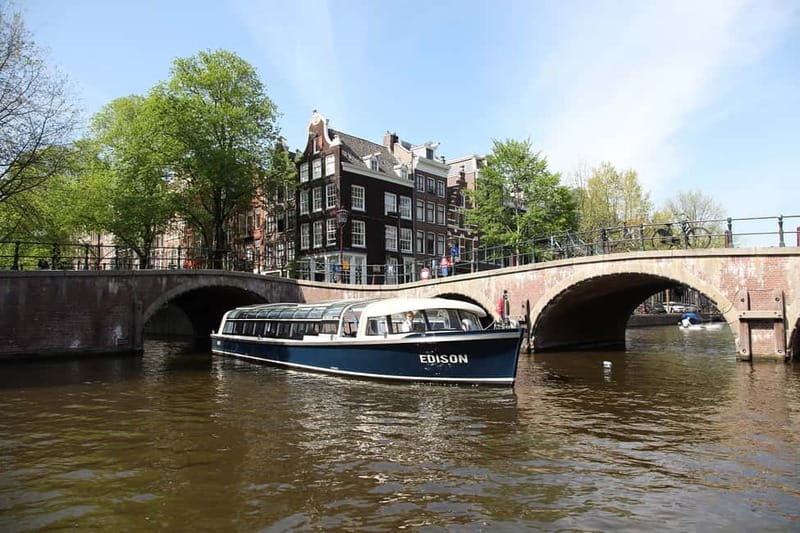 Amsterdam: 75 Minute City Canal Cruise with Audio Guide - Key things I’d focus on before you book