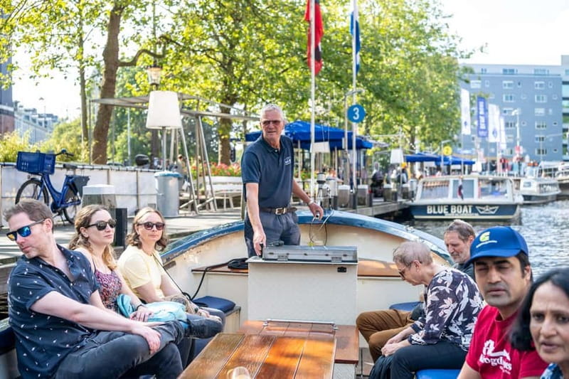 Amsterdam: 75 minute Open Boat Canal Cruise with Live Guide - What Makes the Small Open Boat Special on the Water