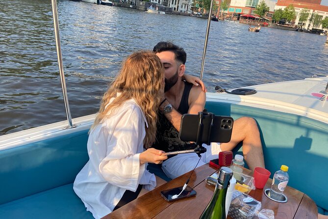 Amsterdam 90-min Private Canal Cruise with Live Guide and Drinks - The real point of a canal cruise: calm, clear sightlines, and a story