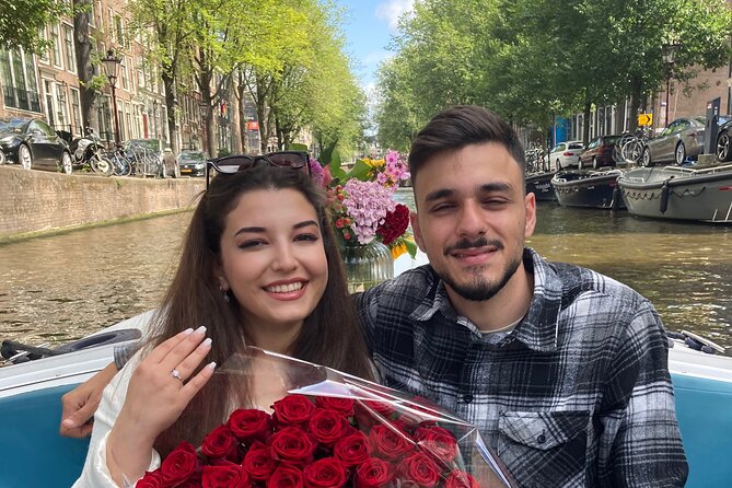 Amsterdam 90-min Private Canal Cruise with Live Guide and Drinks - Jordaan after dark: art-courtyard vibes and narrow canal magic