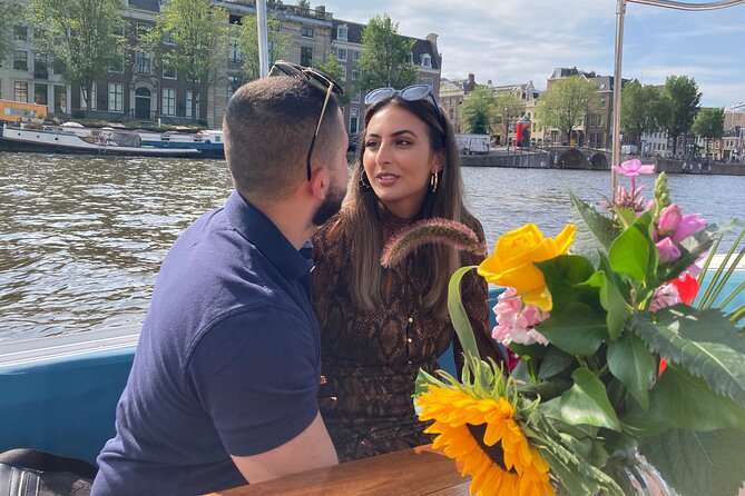 Amsterdam 90-min Private Canal Cruise with Live Guide and Drinks - Where you meet on Prinsengracht 375, and how to make it stress-free