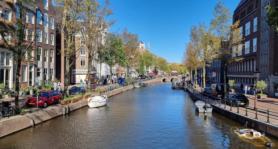 Amsterdam All In One Tour Walking Tour - A 2-hour Amsterdam sampler that actually fits short stays