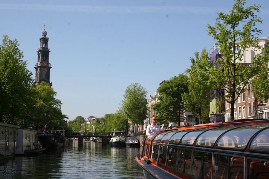 Amsterdam: Amsterdam Dungeon and Canal Cruise Entry Ticket - Who should book this, and who should skip it