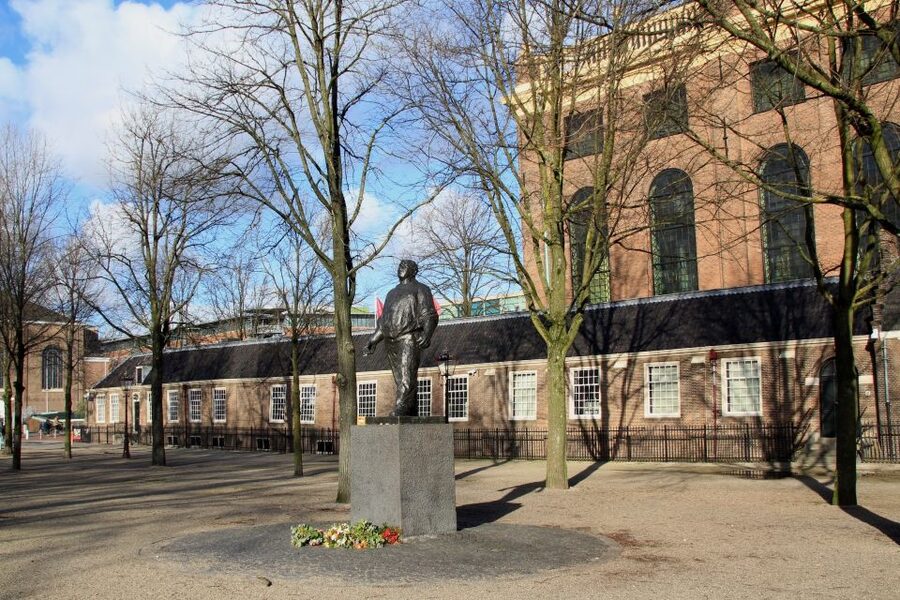 Amsterdam: Anne Frank Walking Tour - Anne Frank House area: what you do see, and what you do not
