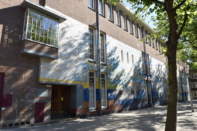 Amsterdam: Anne Frank Walking tour - Discover Her Story - Geleenstraat 1: the ice cream salon that is no longer there