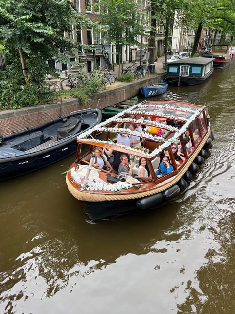 Amsterdam: Boat Tour with Optional Unlimited Drinks - Getting Oriented: The Enterprise Boat and a Very Manageable 45 Minutes