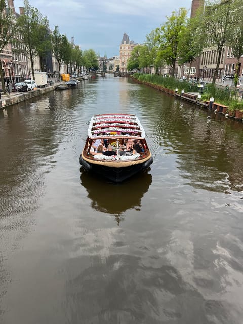 Amsterdam: Boat Tour with Optional Unlimited Drinks - Drinks, Views, and the Disco-Lighting Setup That Makes It Feel Like an Event