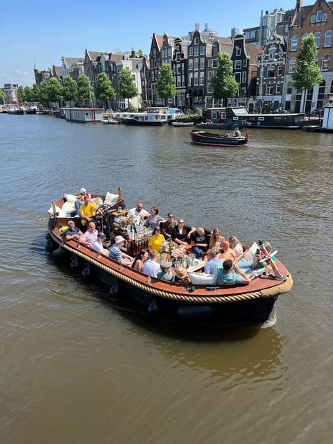 Amsterdam: Boat Tour with Optional Unlimited Drinks - Guides That Make or Break It, and What to Watch for During the Ride