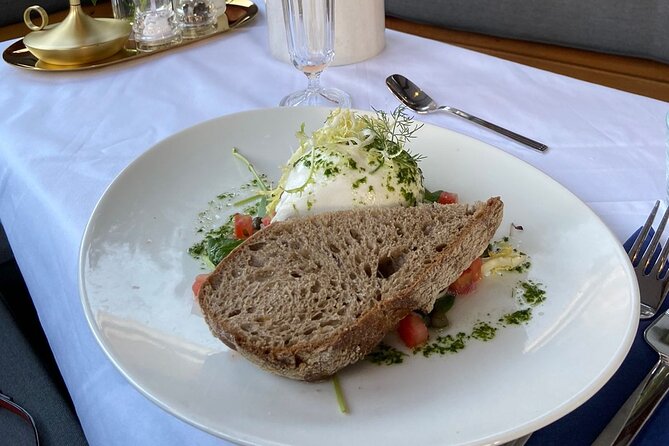 Amsterdam Breakfast Cruise on Private Luxury Boat - Timing tips and weather reality for Amsterdam canal cruises