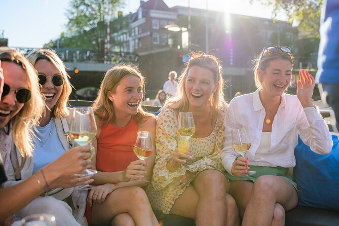 Amsterdam: Canal Booze Cruise with Unlimited Drinks Option - Amsterdam Light Festival Stop: Why This 20 Minutes Is Worth It