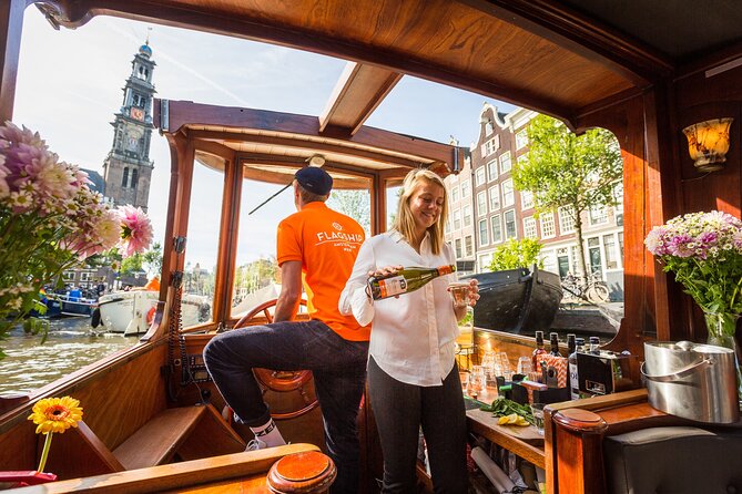 Amsterdam Canal Cruise in Classic Salon Boat With Drinks and Cheese - Why an Amsterdam canal cruise is a smart one-hour use of time