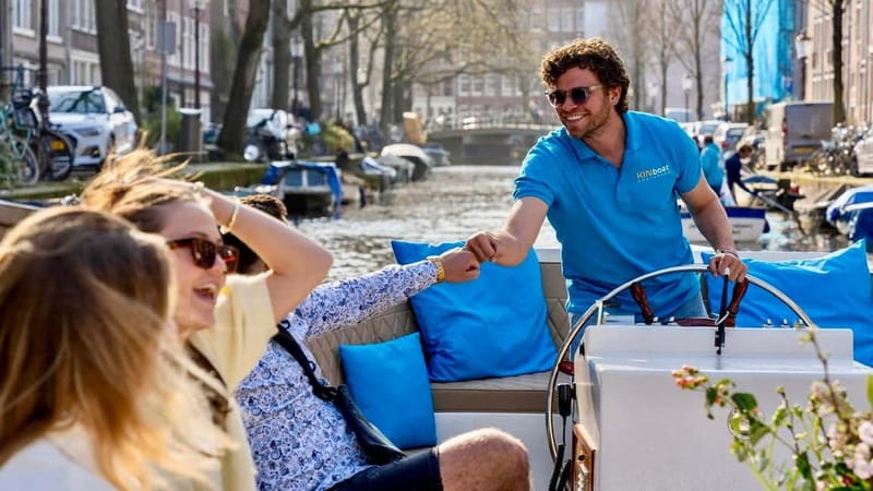 Amsterdam: Canal Cruise in Open Boat with Drink Option - Who This Canal Cruise Is Best For