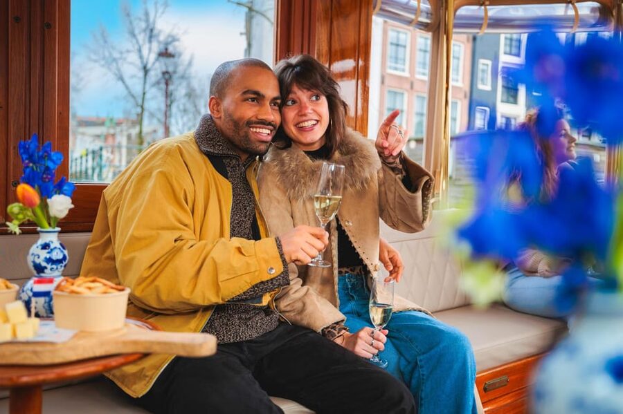 Amsterdam: Canal Cruise with Bubbles & Bites - Bubbles and bites: what you get and how it changes the feel