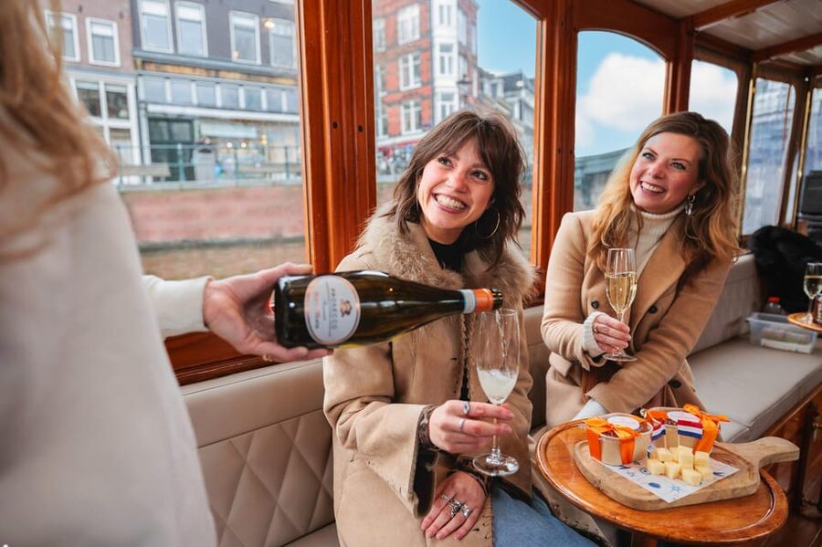 Amsterdam: Canal Cruise with Bubbles & Bites - Boarding, meeting point, and the simple rules to know