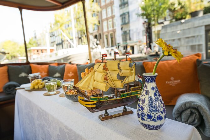 Amsterdam Canal Cruise with Cheese and Wine - Amstel and the Skinny Bridge Area: Why This Section Feels Like the Main Event