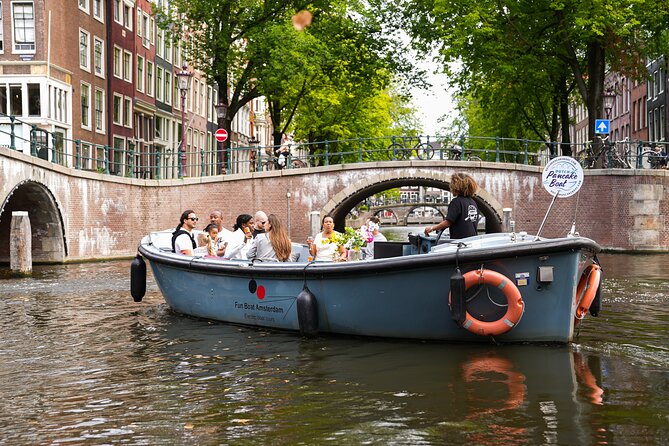 Amsterdam Canal Cruise with Dutch Pancakes and Drinks - Canal Cruise With Dutch Pancakes: What This Experience Feels Like