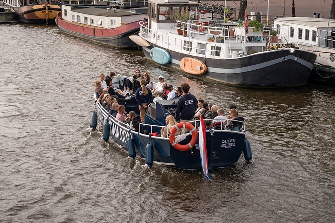 Amsterdam Canal Cruise with Live guide & Two drinks - Central St. - Live Guide Pace: Informative, Relaxed, and Not a Nonstop Lecture