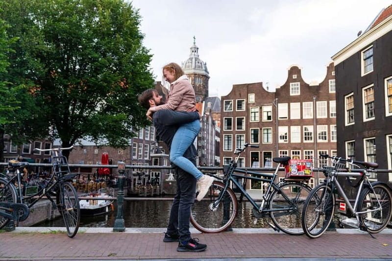 Amsterdam Canals Photoshoot: Private Solo, Family or Couples - Key Points at a Glance