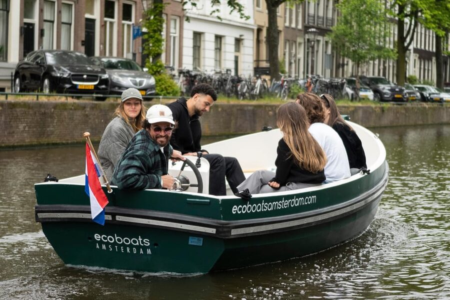 Amsterdam: Captain For a Day 2-Hour Boat Rental - FAQ