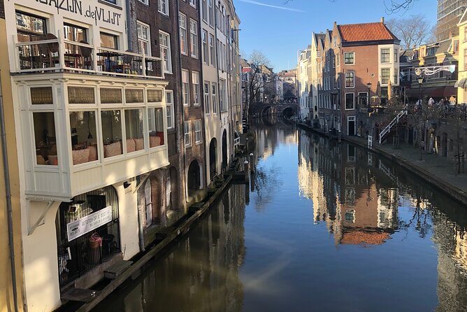 Amsterdam Castle & Utrecht City - Private Day Tour - Muiderslot Castle: A Water-Guarded Fortress Built for Defense