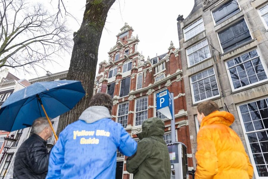 Amsterdam Central Walking Tour - Negen Straatjes and Crooked Houses: the city’s DIY geography