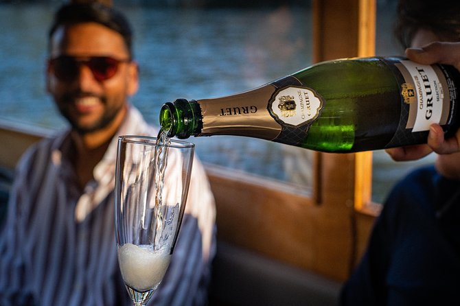 Amsterdam Champagne Private Canal Cruise - Getting There at Oosterdokskade 8, and Starting Smoothly