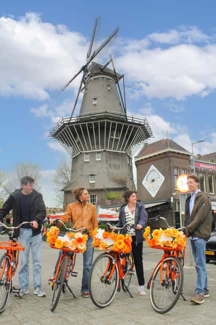 Amsterdam: Cheese, Windmill & Countryside Bike Tour - Stroopwafel and drinks, because a bike day needs little comforts