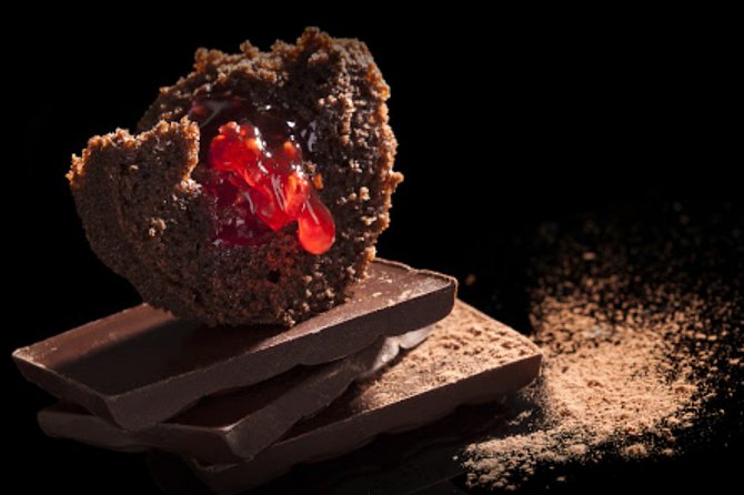 Amsterdam: Chocolate Fondue in the Dark - Private Table for Your Party, Small Group Size, and Staff That Keep It Smooth
